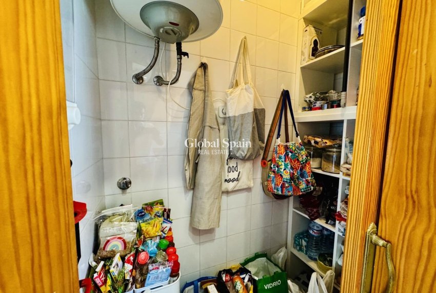 Resale - VILLA -
TORREVIEJA - La Siesta - El Salado - Torreta