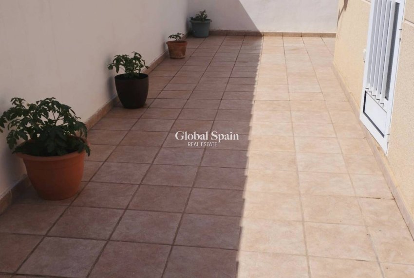 Resale - VILLA -
TORREVIEJA - La Siesta - El Salado - Torreta