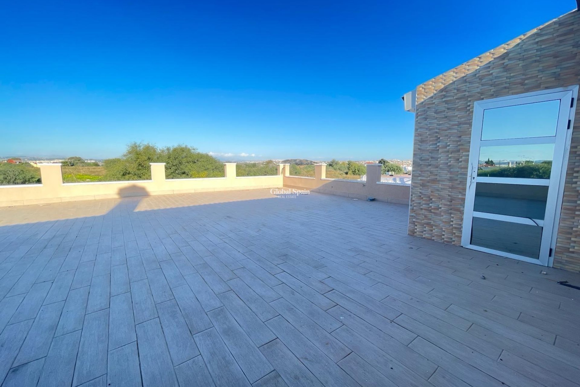 Resale - VILLA -
TORREVIEJA - La Siesta - El Salado - Torreta