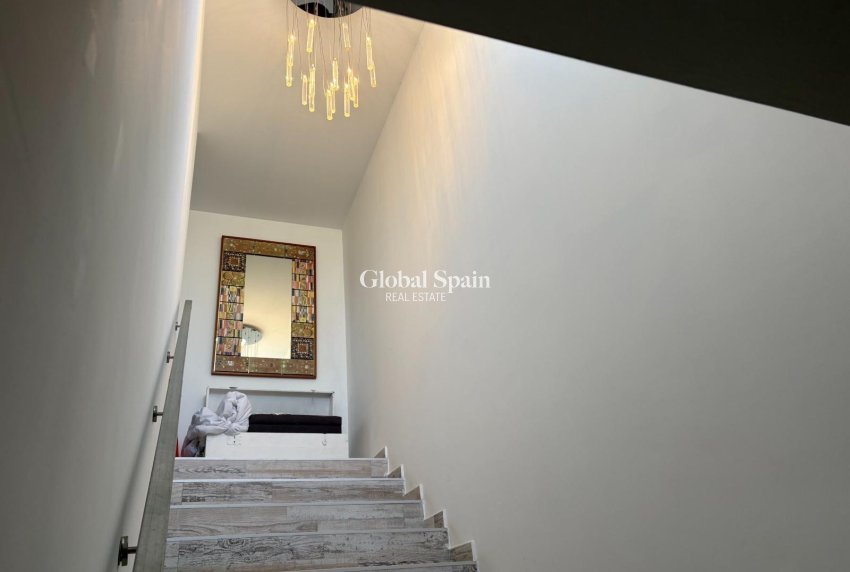 Resale - VILLA -
TORREVIEJA - La Siesta - El Salado - Torreta