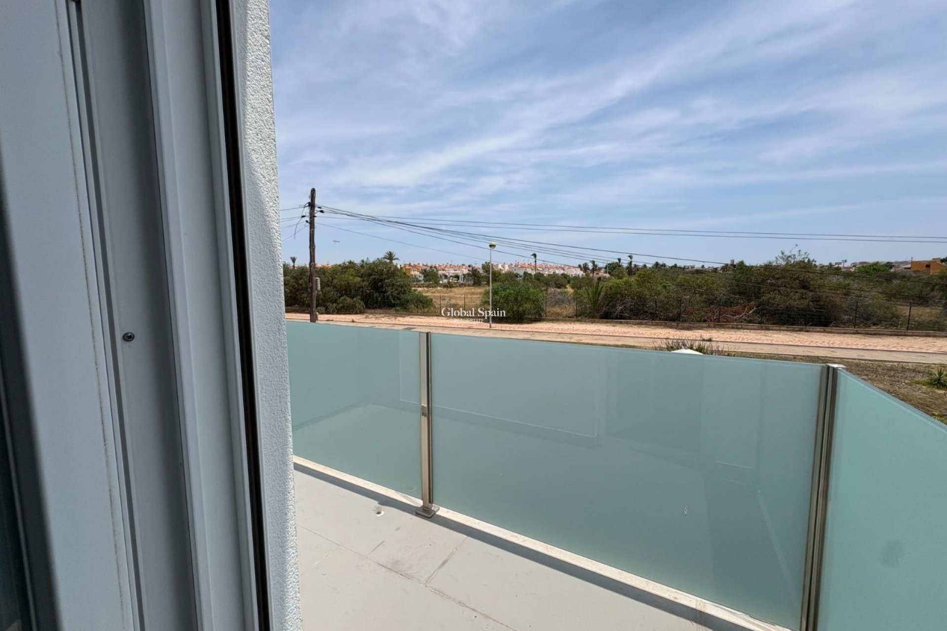 Resale - VILLA -
TORREVIEJA - La Siesta - El Salado - Torreta