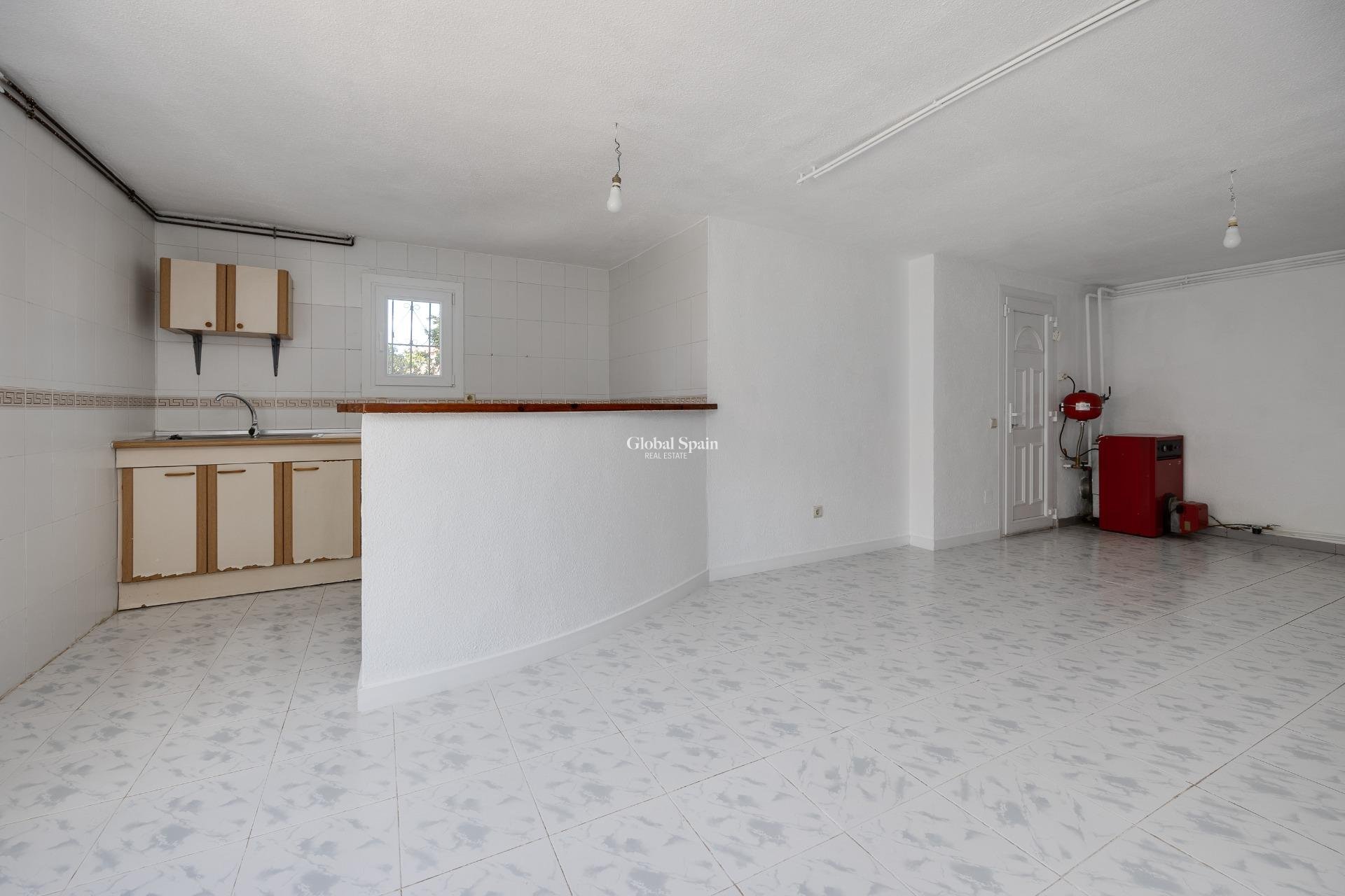 Resale - VILLA -
TORREVIEJA - La Siesta - El Salado - Torreta