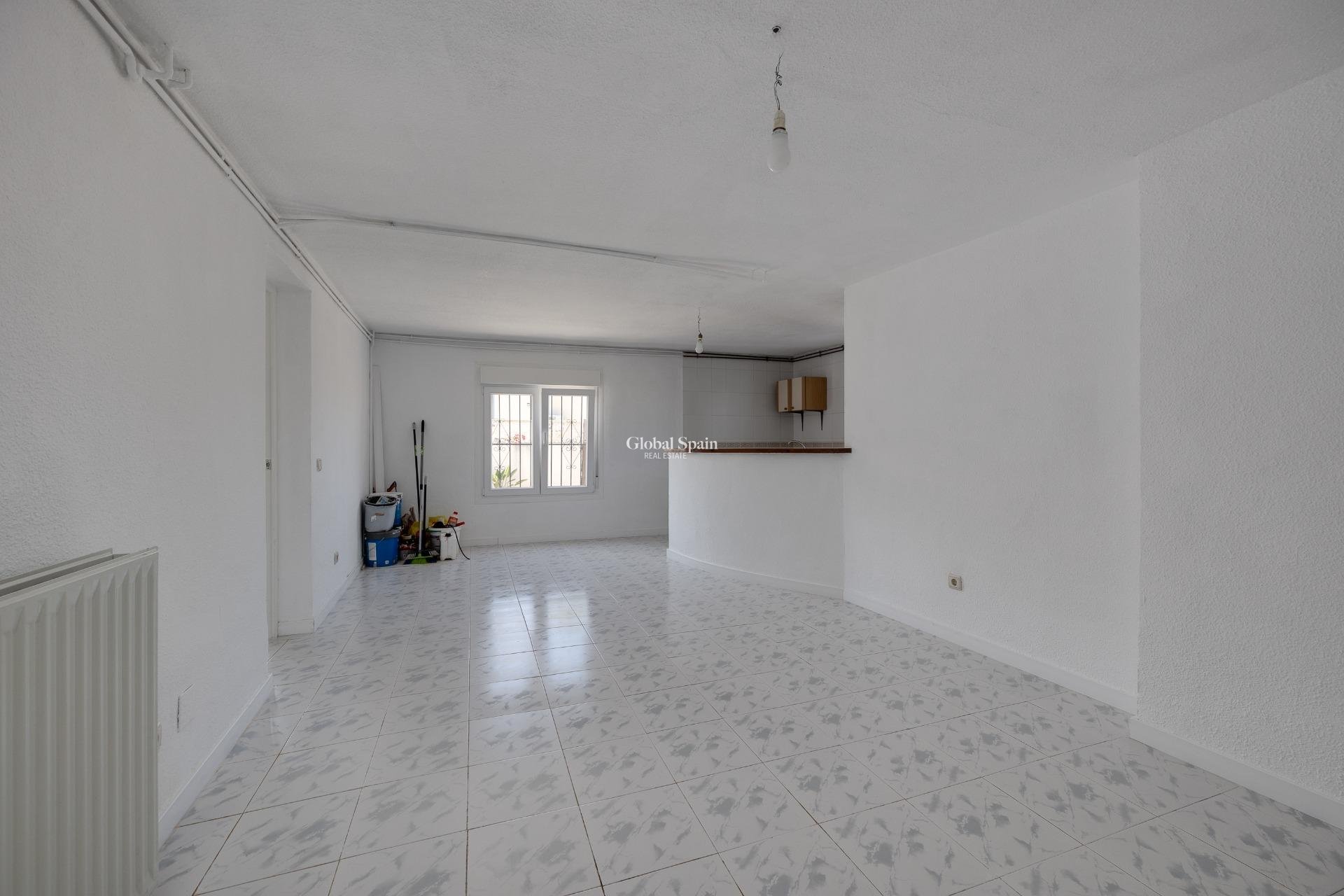 Resale - VILLA -
TORREVIEJA - La Siesta - El Salado - Torreta