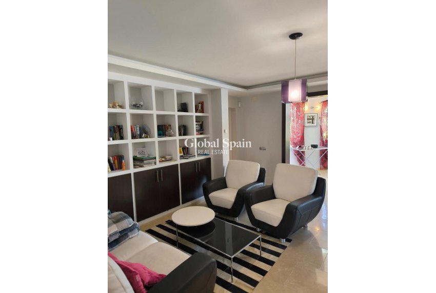 Resale - VILLA -
TORREVIEJA - La Siesta