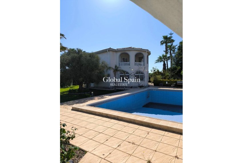 Resale - VILLA -
TORREVIEJA - La Siesta