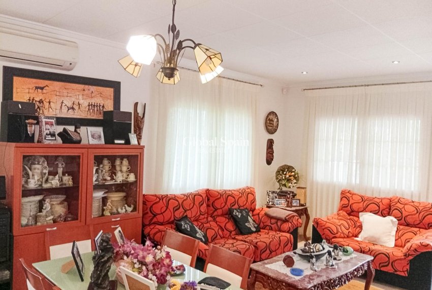 Resale - VILLA -
TORREVIEJA - La Siesta