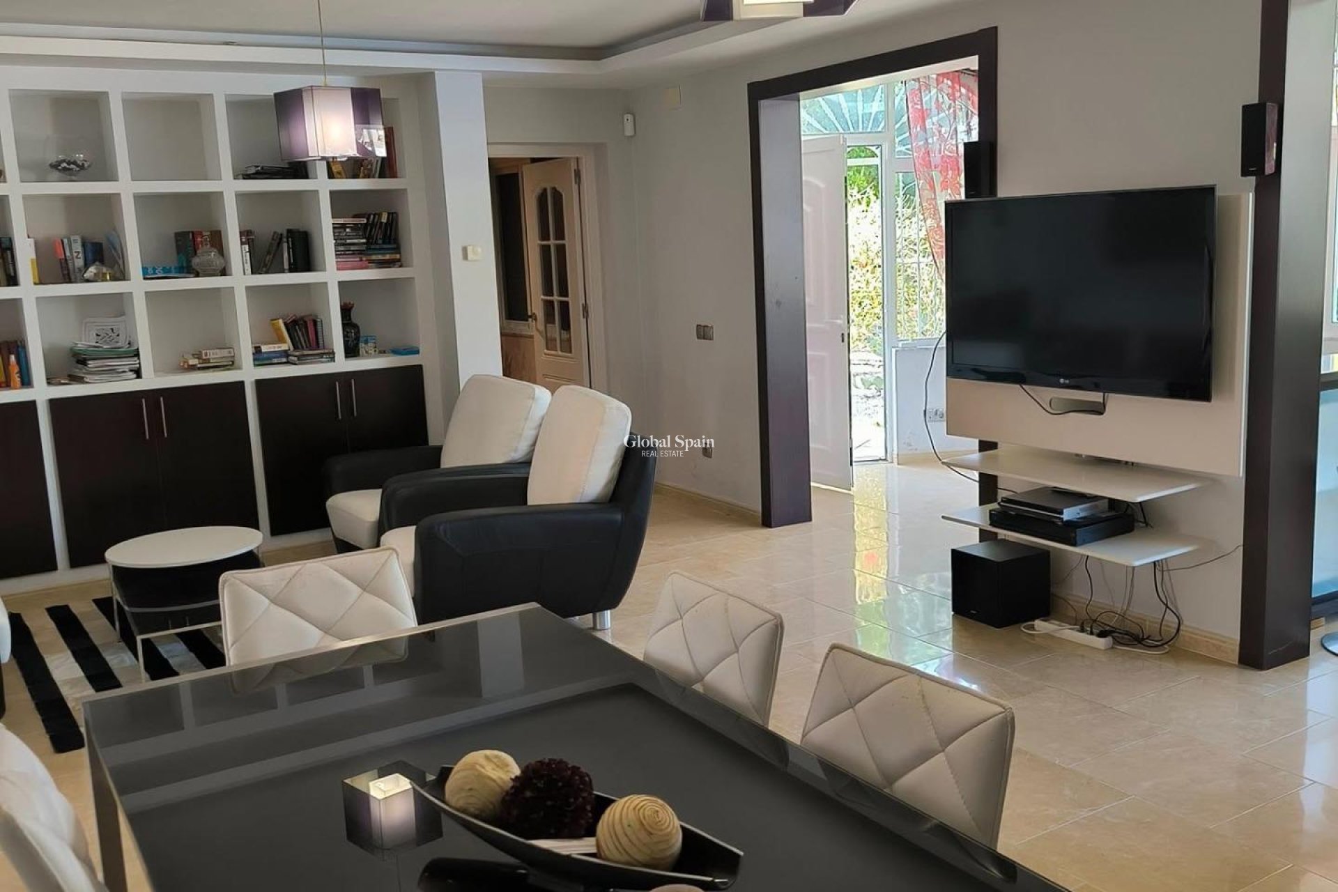 Resale - VILLA -
TORREVIEJA - La Siesta