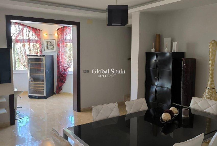 Resale - VILLA -
TORREVIEJA - La Siesta