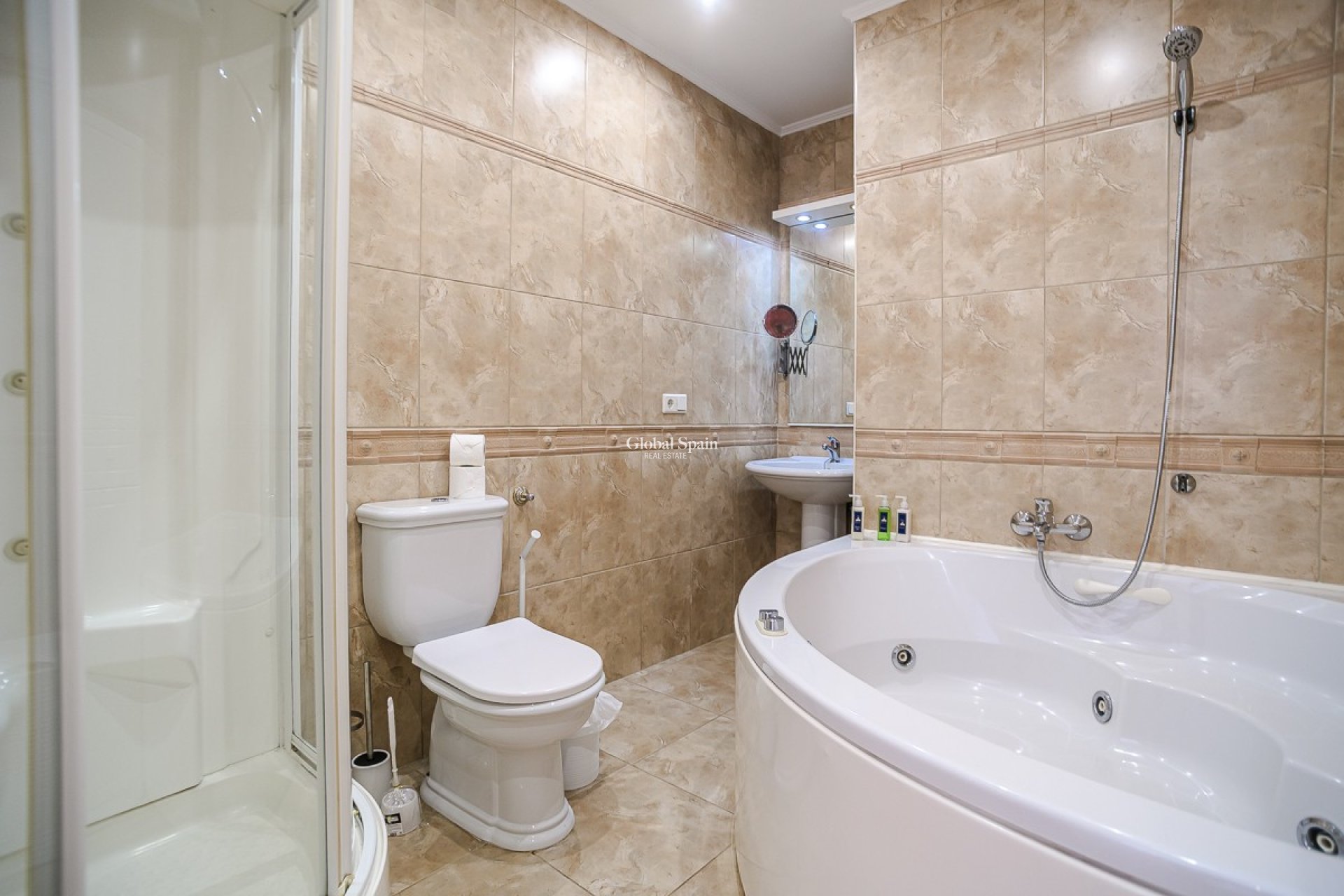 Resale - Villa -
TORREVIEJA - La Siesta