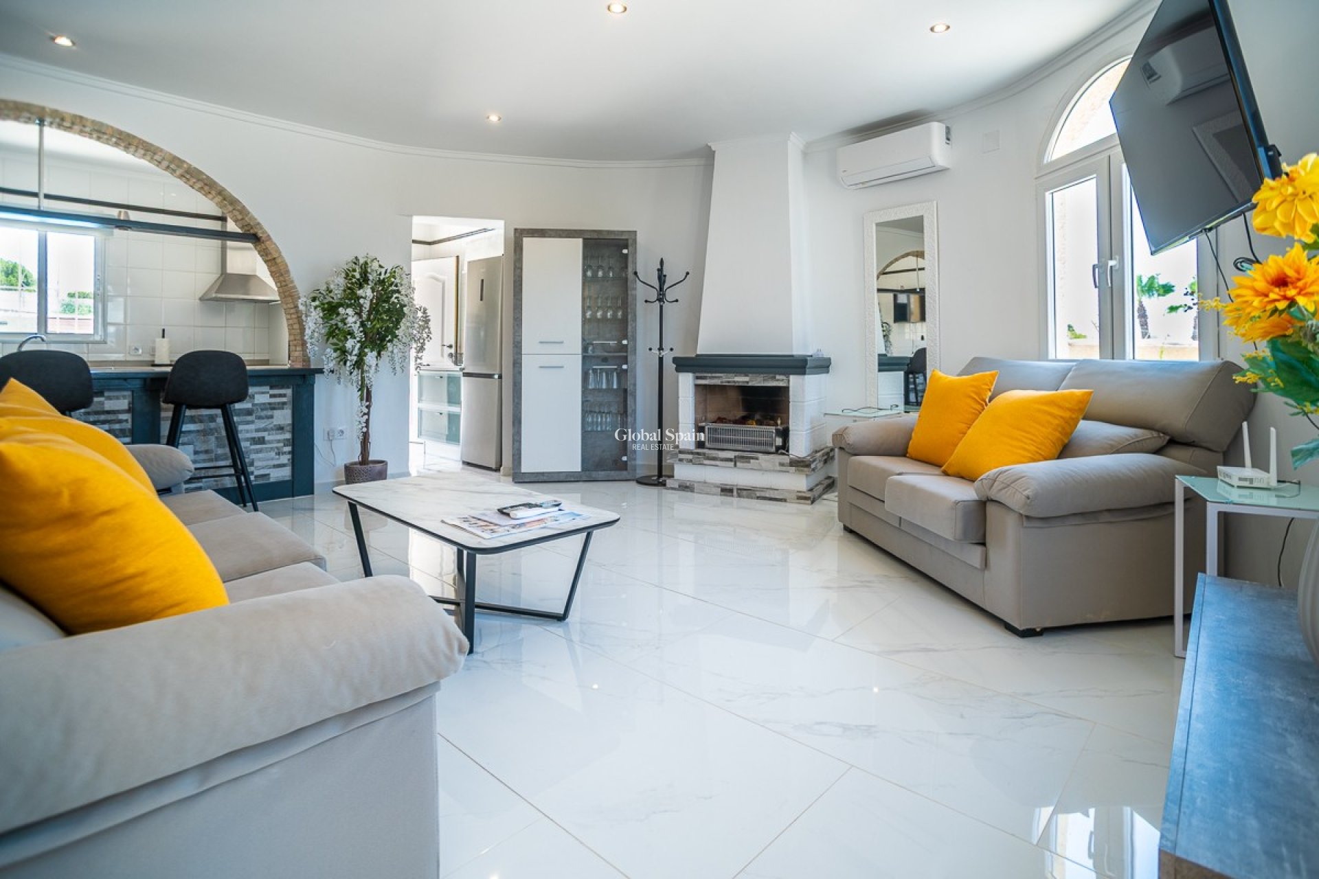 Resale - Villa -
TORREVIEJA - La Siesta