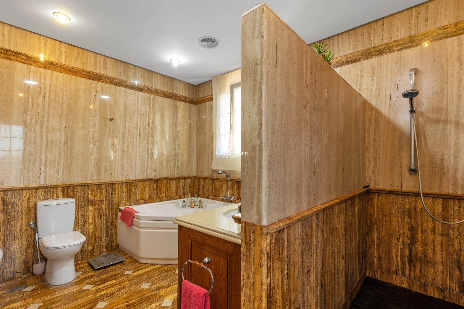 Resale - Villa -
TORREVIEJA - La Veleta