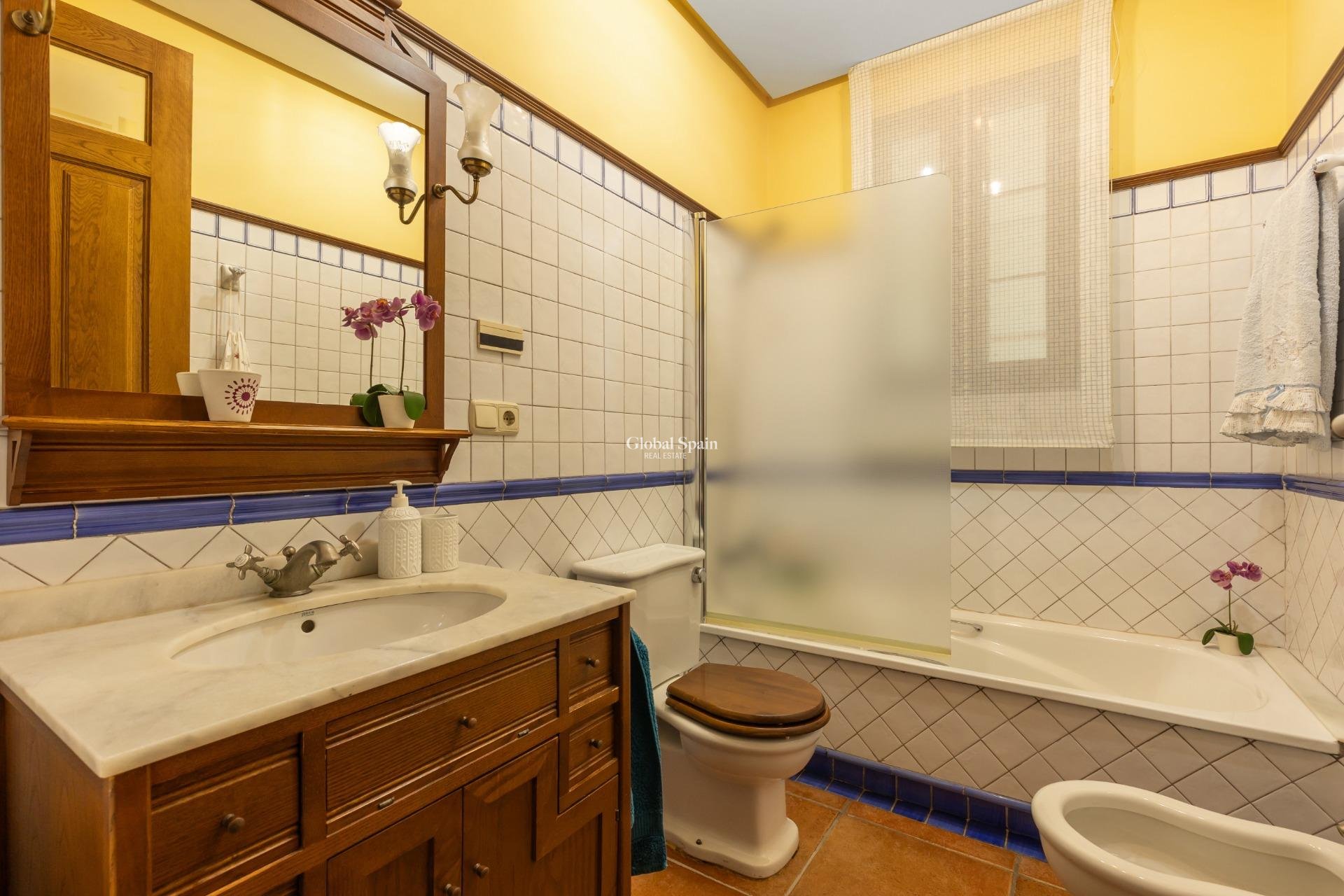 Resale - Villa -
TORREVIEJA - La Veleta