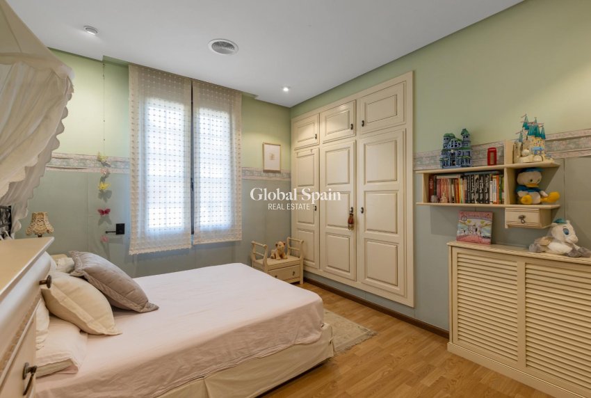 Resale - Villa -
TORREVIEJA - La Veleta