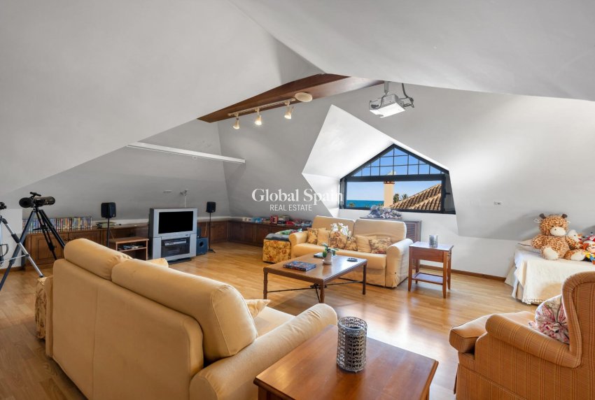 Resale - Villa -
TORREVIEJA - La Veleta