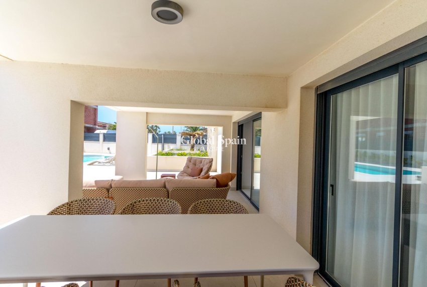 Resale - VILLA -
TORREVIEJA - La Veleta