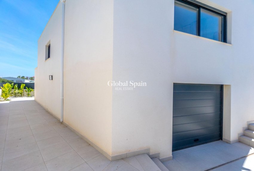 Resale - VILLA -
TORREVIEJA - La Veleta