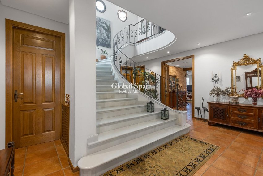 Resale - VILLA -
TORREVIEJA - La Veleta