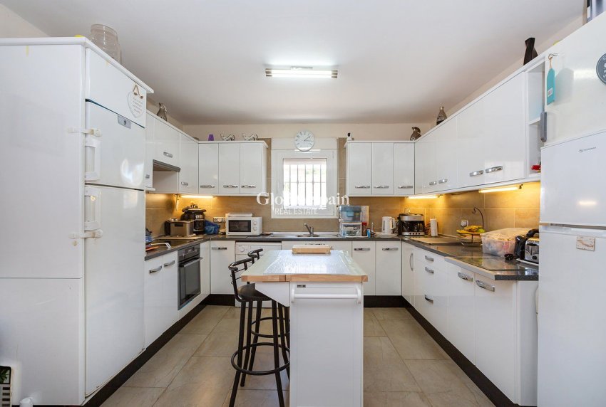 Resale - Villa -
TORREVIEJA - LOS BALCONES - LOS ALTOS