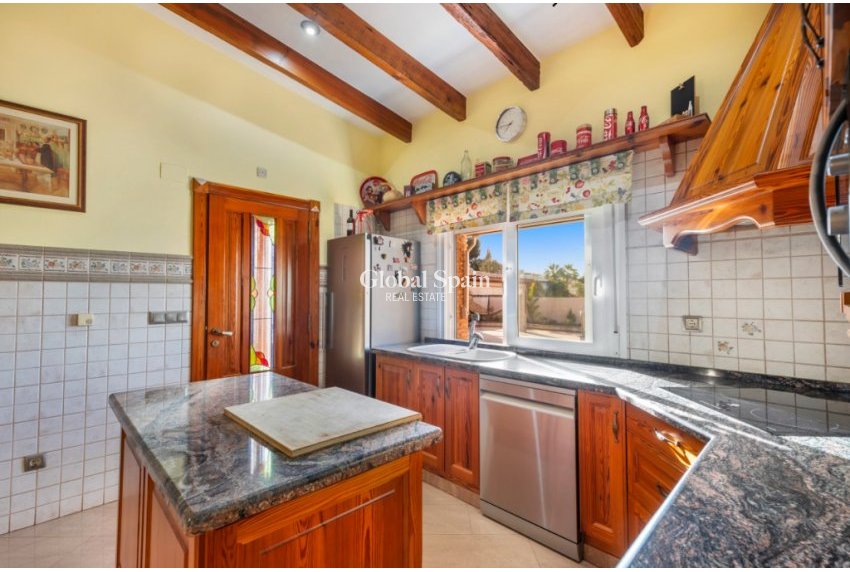 Resale - Villa -
TORREVIEJA - LOS BALCONES - LOS ALTOS