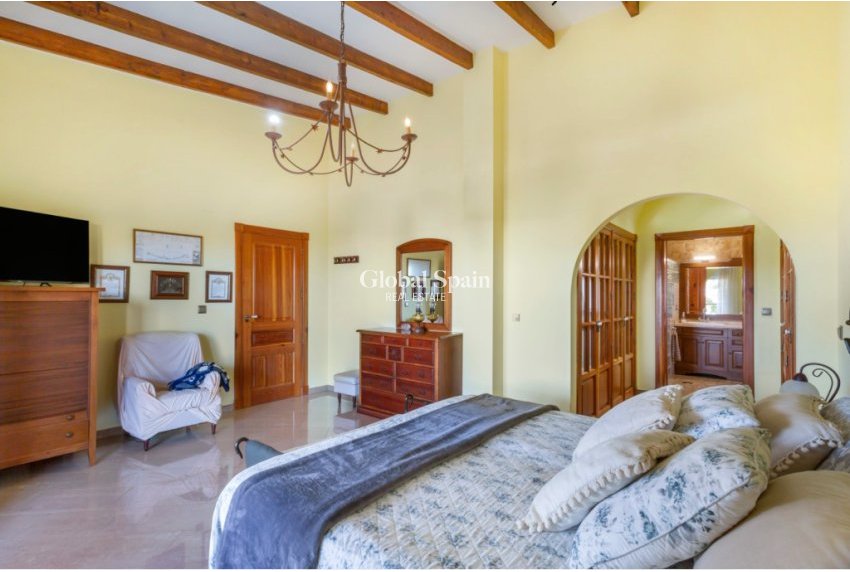 Resale - Villa -
TORREVIEJA - LOS BALCONES - LOS ALTOS