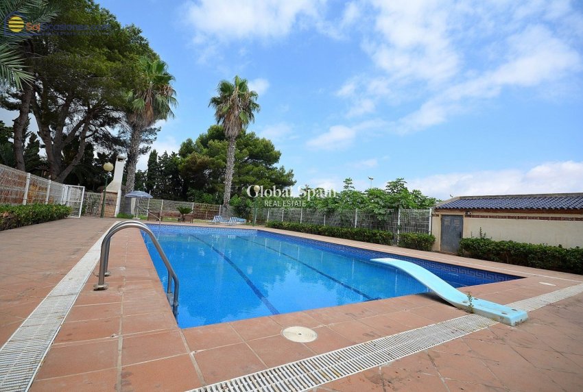 Resale - VILLA -
TORREVIEJA - LOS BALCONES - LOS ALTOS
