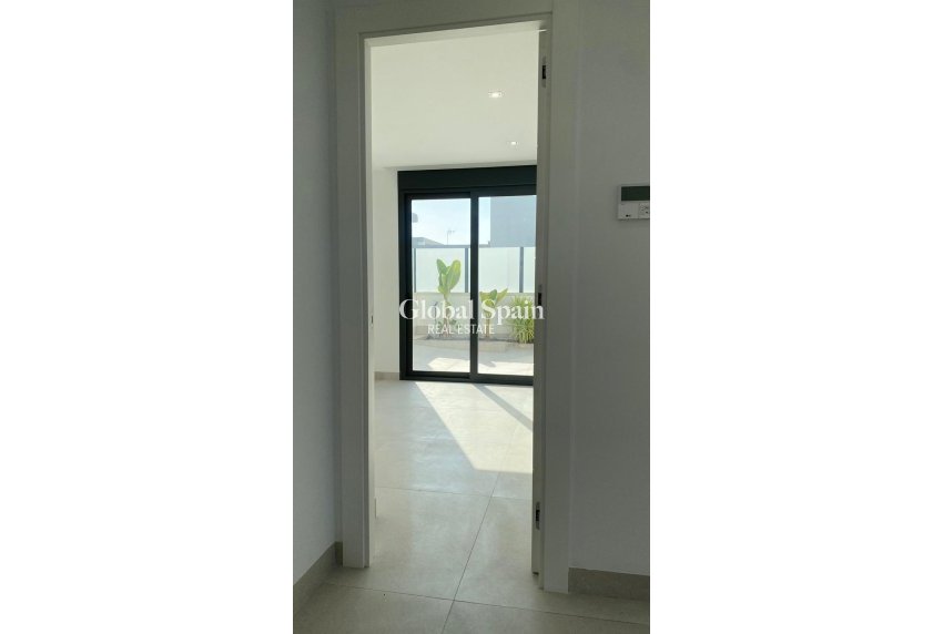 Resale - VILLA -
TORREVIEJA - LOS BALCONES - LOS ALTOS