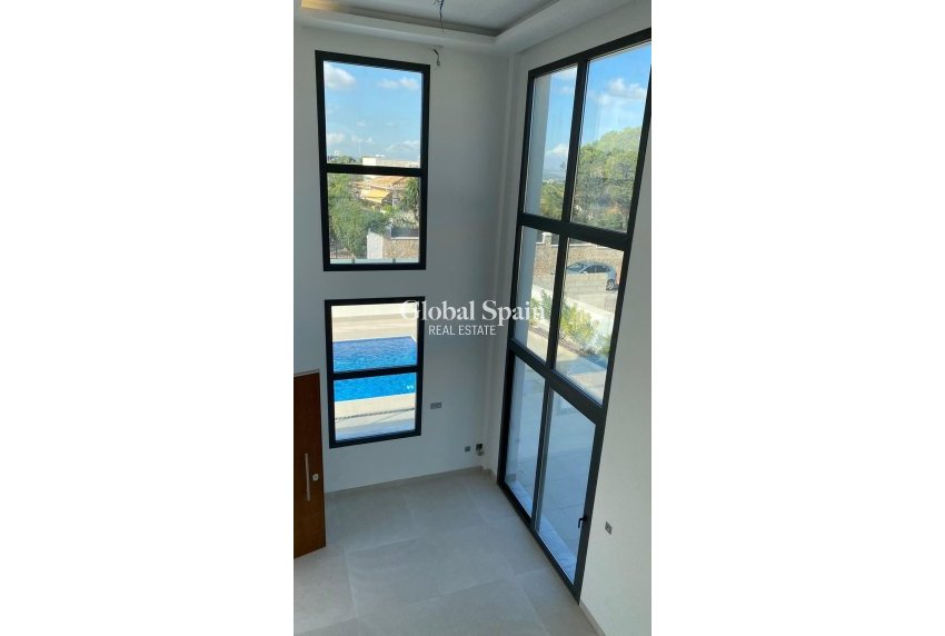 Resale - VILLA -
TORREVIEJA - LOS BALCONES - LOS ALTOS
