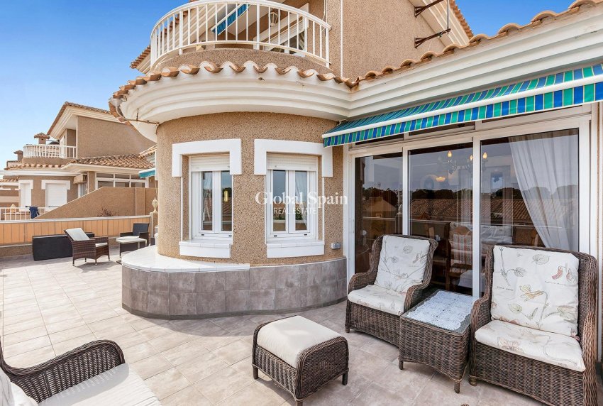 Resale - VILLA -
TORREVIEJA - LOS BALCONES - LOS ALTOS