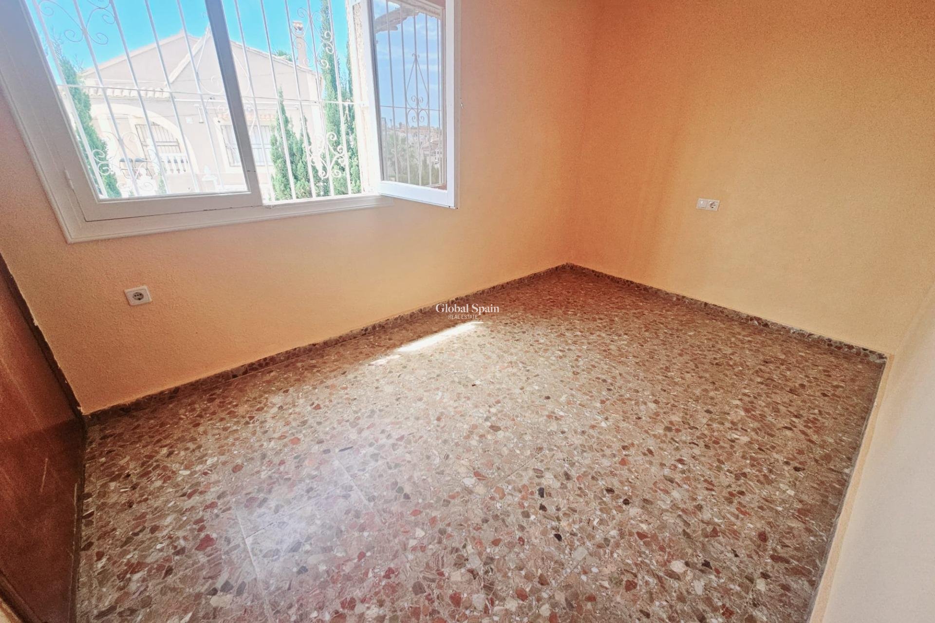Resale - VILLA -
TORREVIEJA - LOS BALCONES - LOS ALTOS