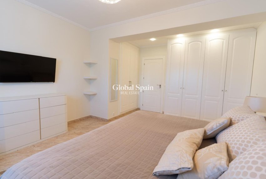 Resale - VILLA -
TORREVIEJA - LOS BALCONES - LOS ALTOS