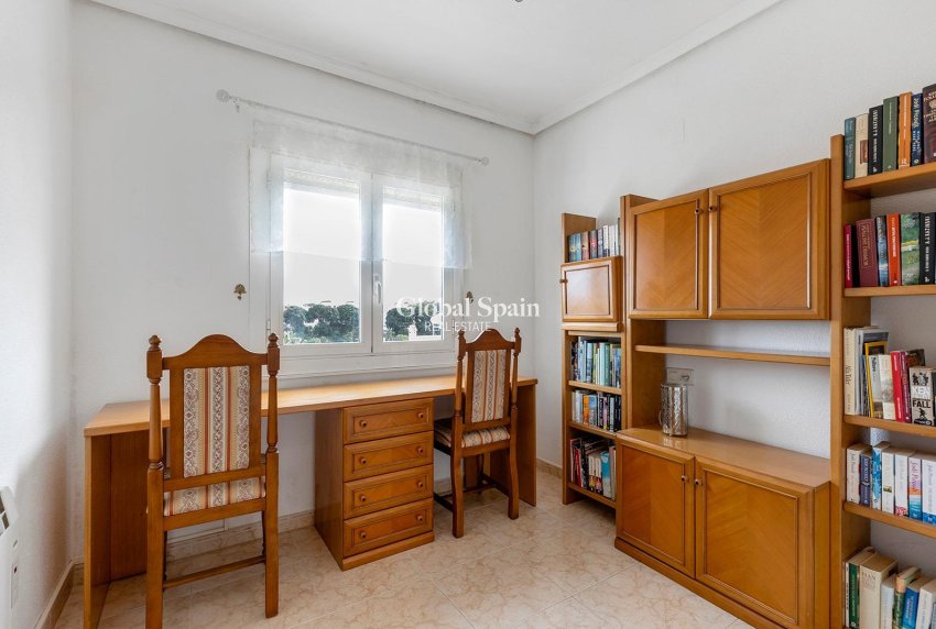 Resale - VILLA -
TORREVIEJA - LOS BALCONES - LOS ALTOS