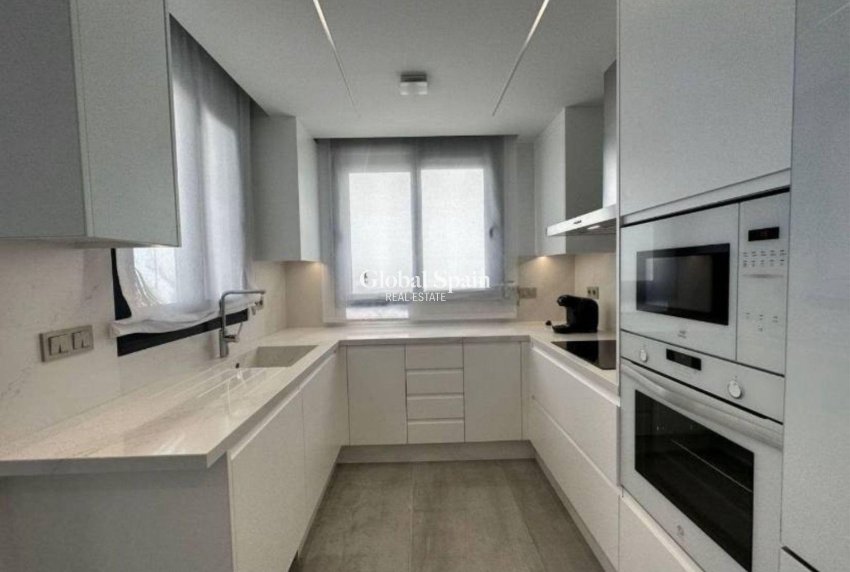 Resale - VILLA -
TORREVIEJA - LOS BALCONES - LOS ALTOS