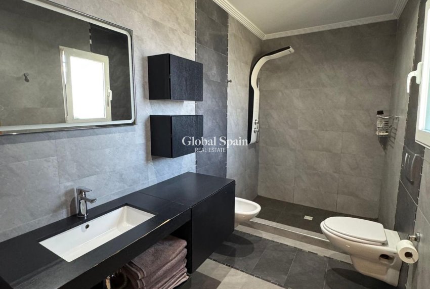 Resale - VILLA -
TORREVIEJA - LOS BALCONES - LOS ALTOS