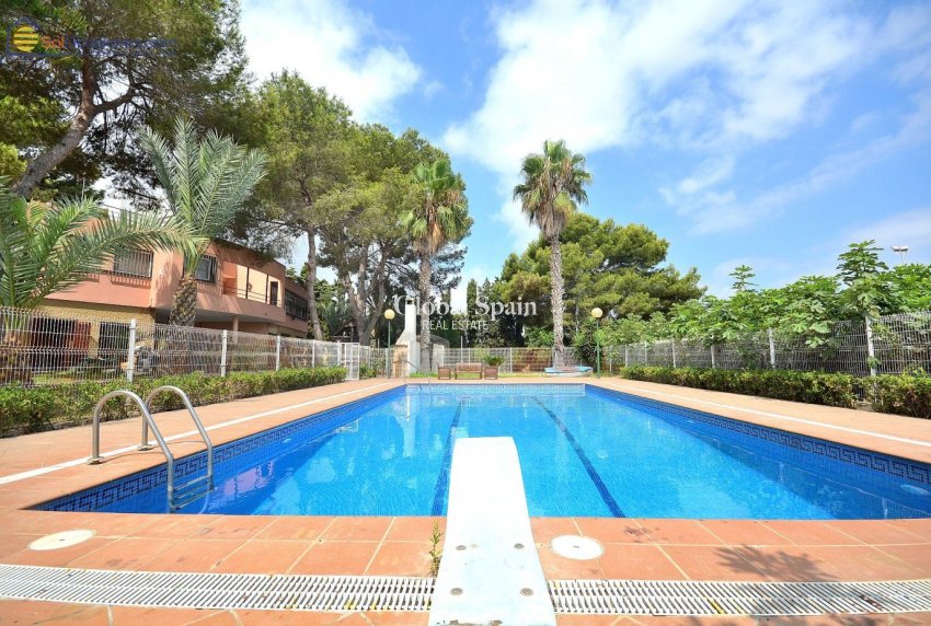 Resale - VILLA -
TORREVIEJA - LOS BALCONES - LOS ALTOS