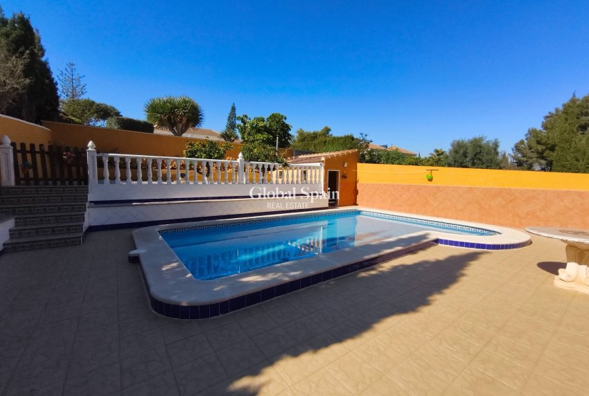 Resale - VILLA -
TORREVIEJA - LOS BALCONES - LOS ALTOS
