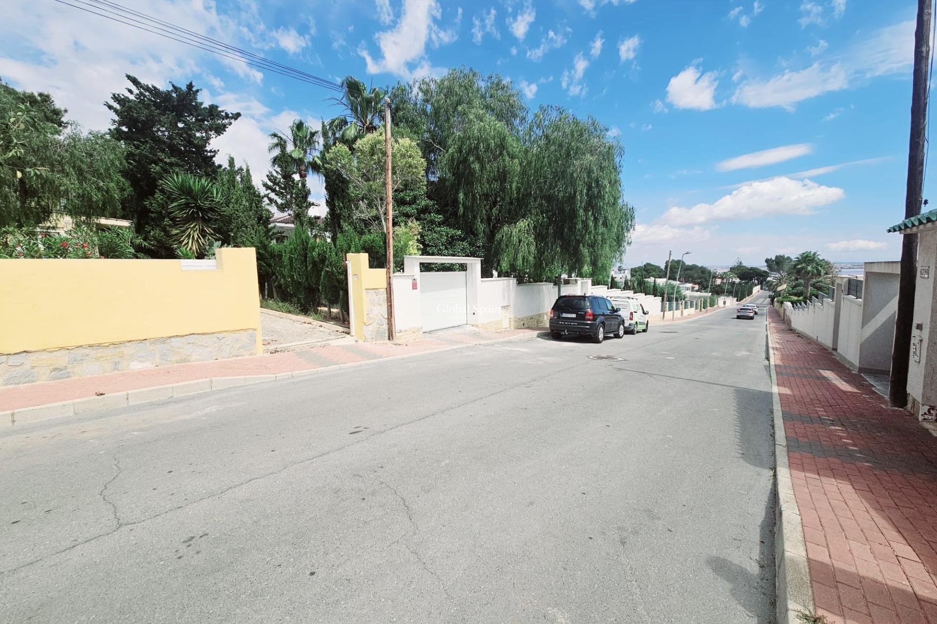 Resale - VILLA -
TORREVIEJA - LOS BALCONES - LOS ALTOS