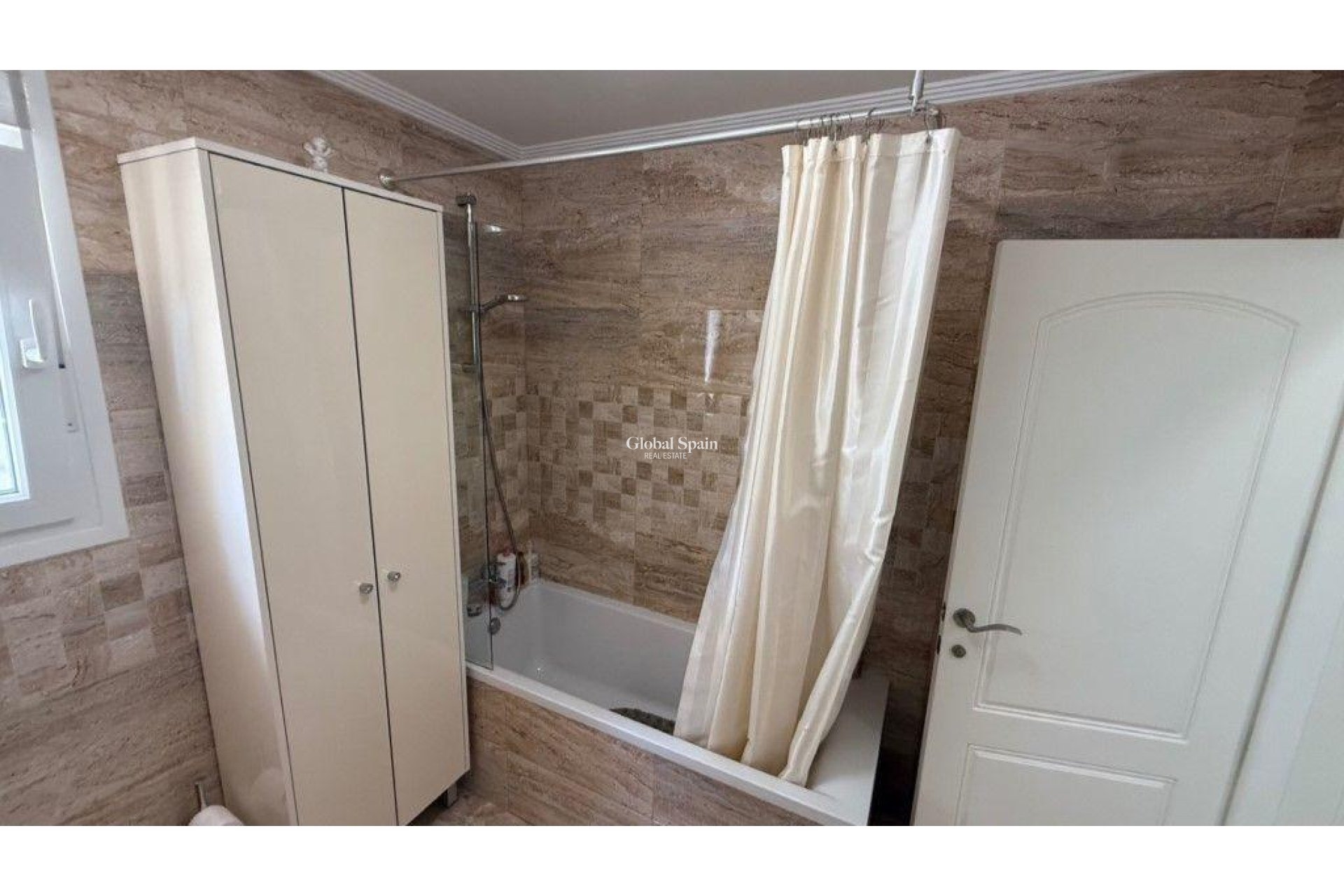 Resale - VILLA -
TORREVIEJA - LOS BALCONES - LOS ALTOS