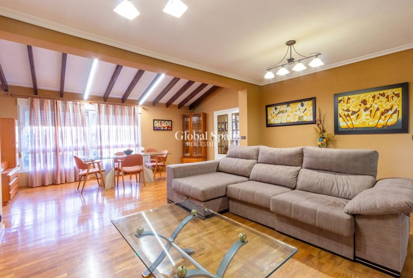 Resale - VILLA -
TORREVIEJA - LOS BALCONES - LOS ALTOS