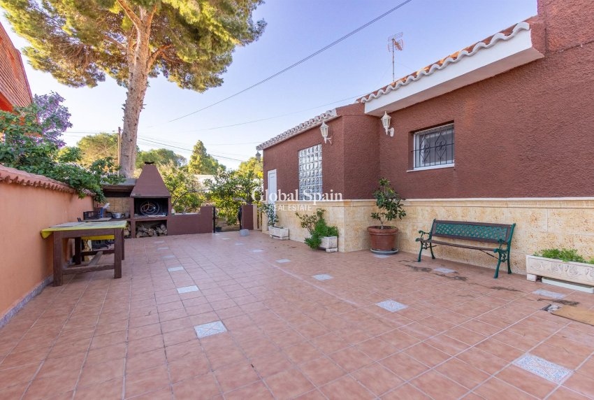 Resale - VILLA -
TORREVIEJA - LOS BALCONES - LOS ALTOS