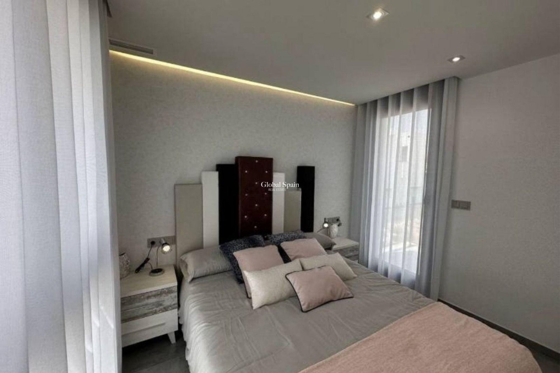Resale - VILLA -
TORREVIEJA - LOS BALCONES - LOS ALTOS