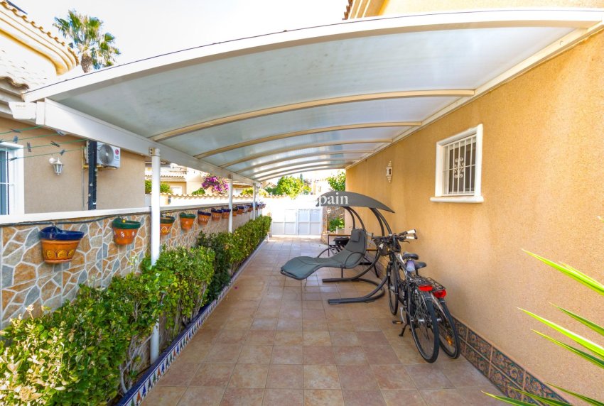 Resale - VILLA -
TORREVIEJA - LOS BALCONES - LOS ALTOS