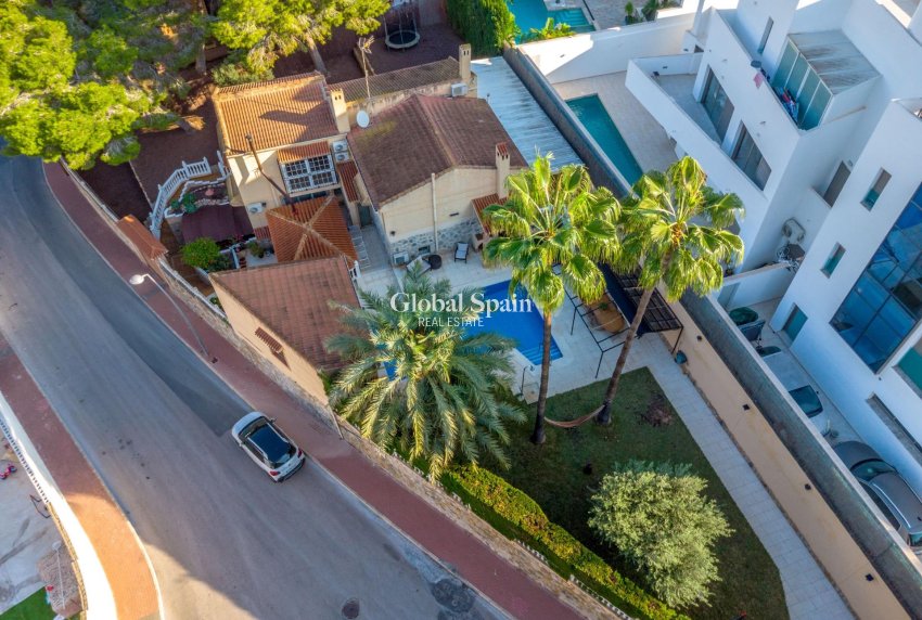 Resale - VILLA -
TORREVIEJA - LOS BALCONES - LOS ALTOS