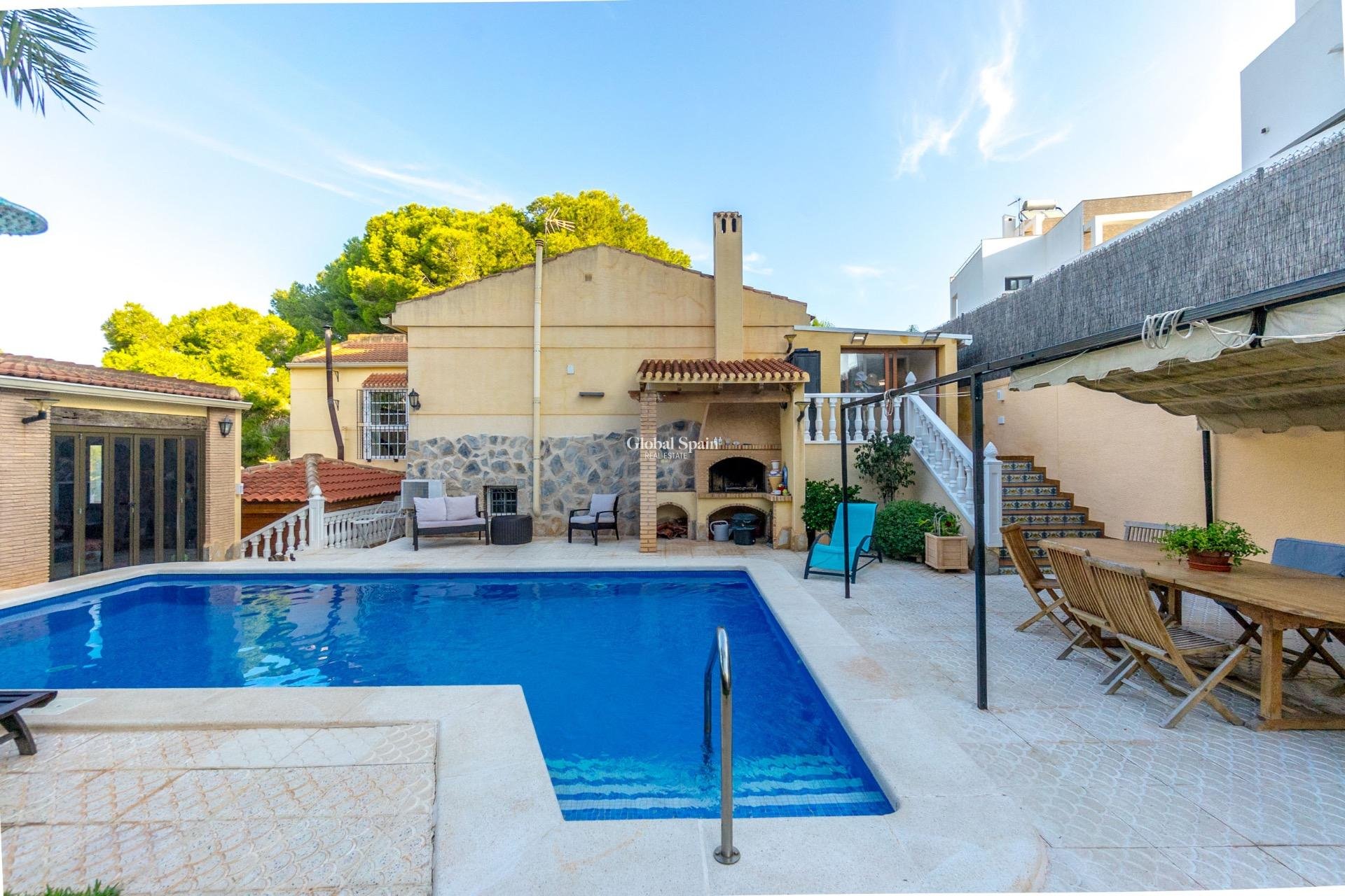 Resale - VILLA -
TORREVIEJA - LOS BALCONES - LOS ALTOS
