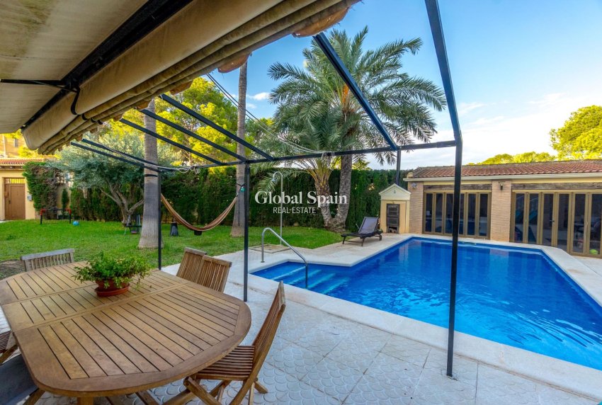 Resale - VILLA -
TORREVIEJA - LOS BALCONES - LOS ALTOS