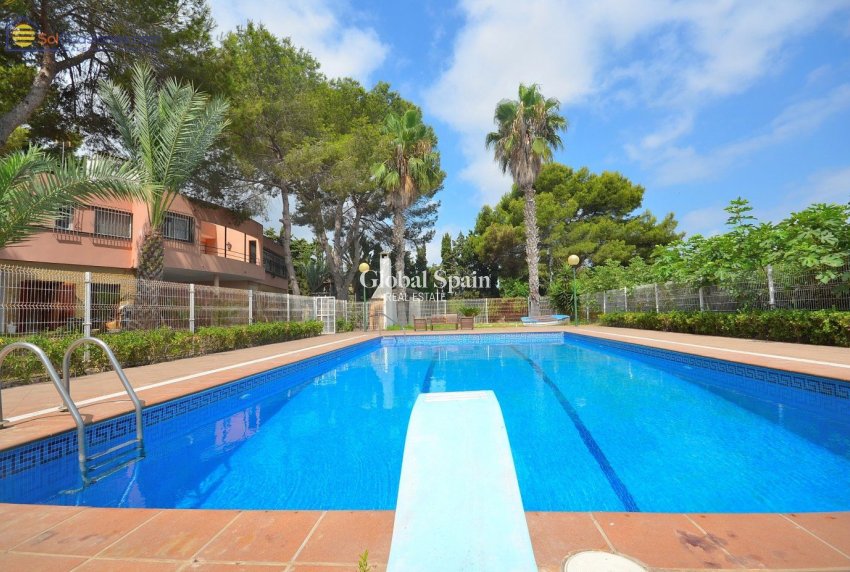Resale - VILLA -
TORREVIEJA - LOS BALCONES - LOS ALTOS