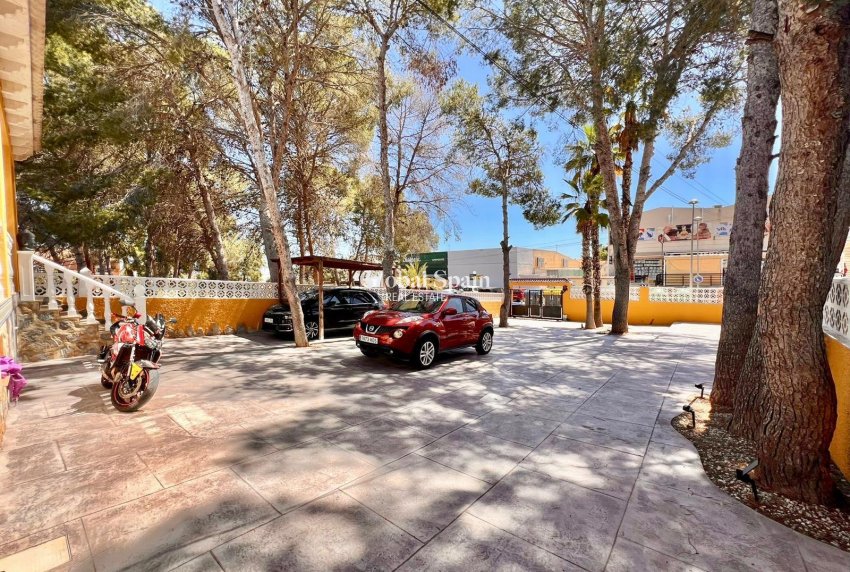 Resale - VILLA -
TORREVIEJA - LOS BALCONES - LOS ALTOS