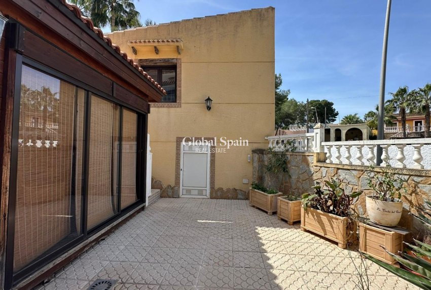 Resale - VILLA -
TORREVIEJA - LOS BALCONES - LOS ALTOS