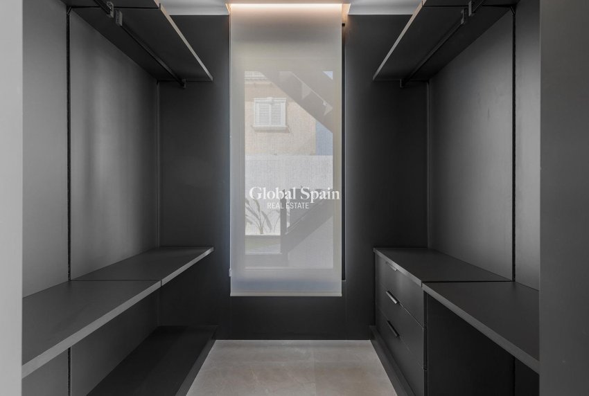 Resale - VILLA -
TORREVIEJA - LOS BALCONES - LOS ALTOS