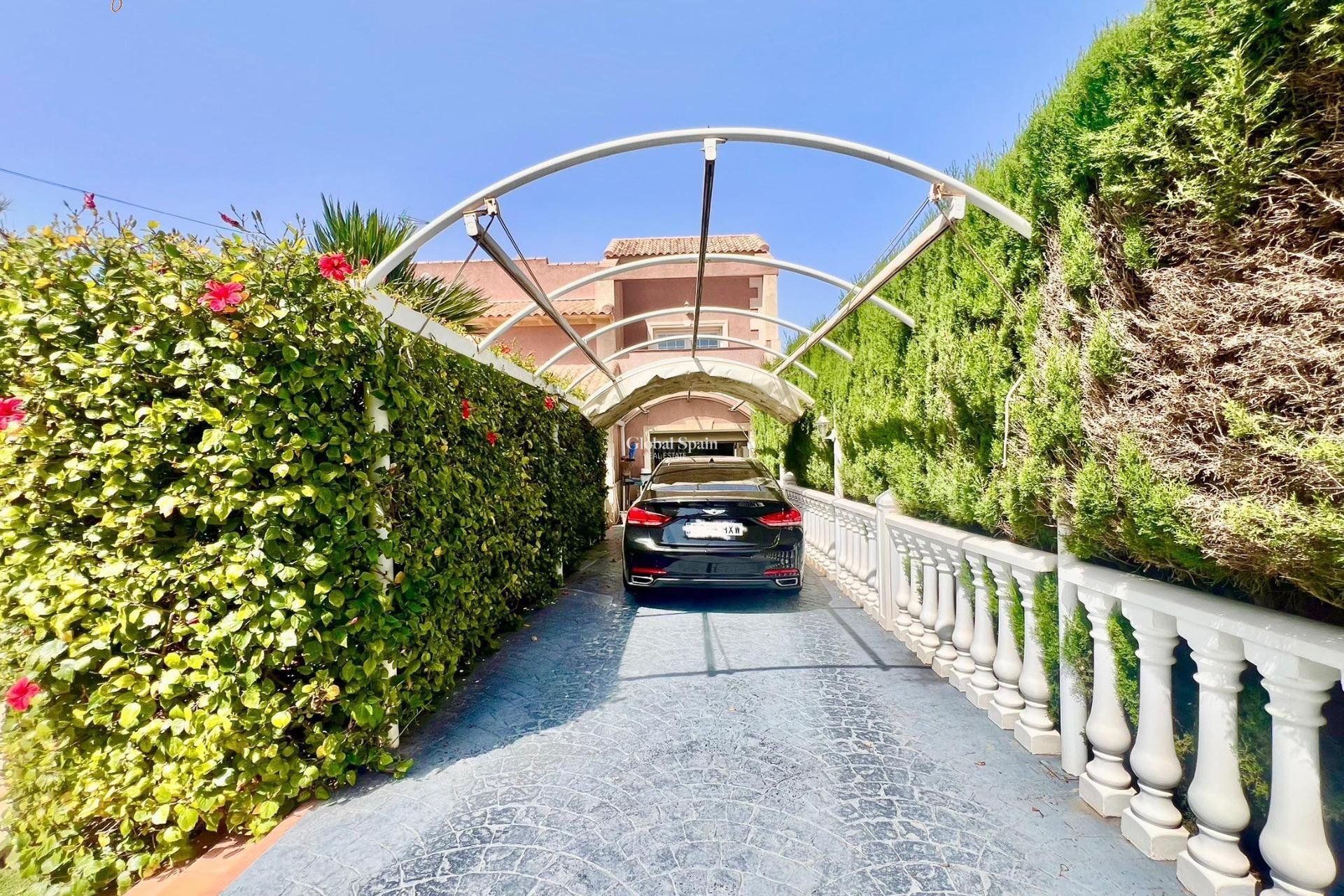 Resale - VILLA -
TORREVIEJA - LOS BALCONES - LOS ALTOS