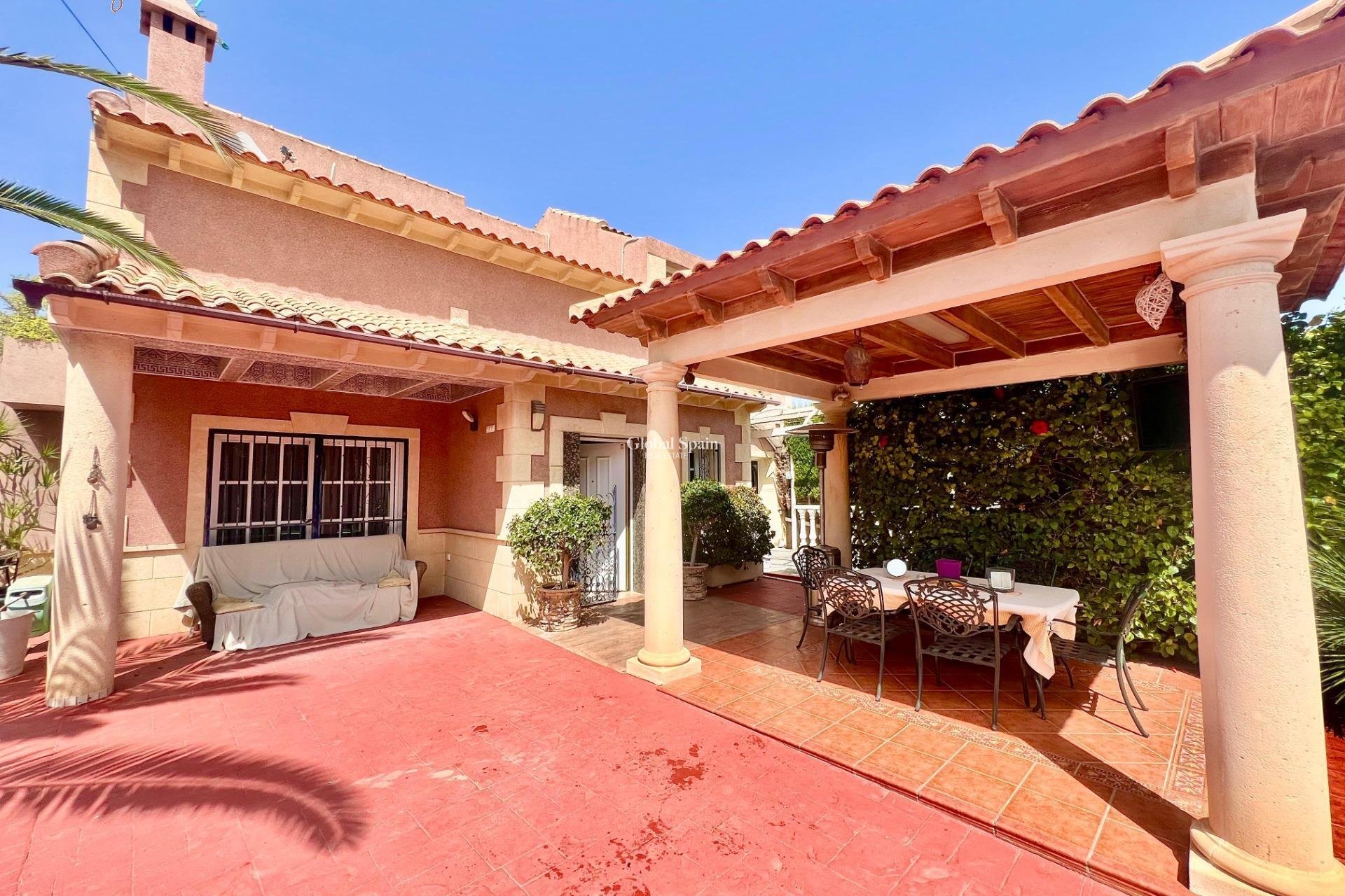 Resale - VILLA -
TORREVIEJA - LOS BALCONES - LOS ALTOS